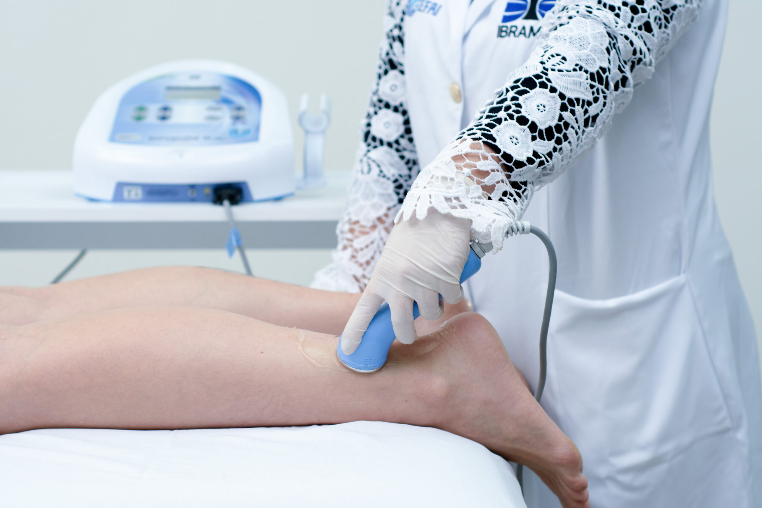 Ultrasound Therapy: How It Works, Who It’s For, and the Best Devices for Clinics and Home Use
